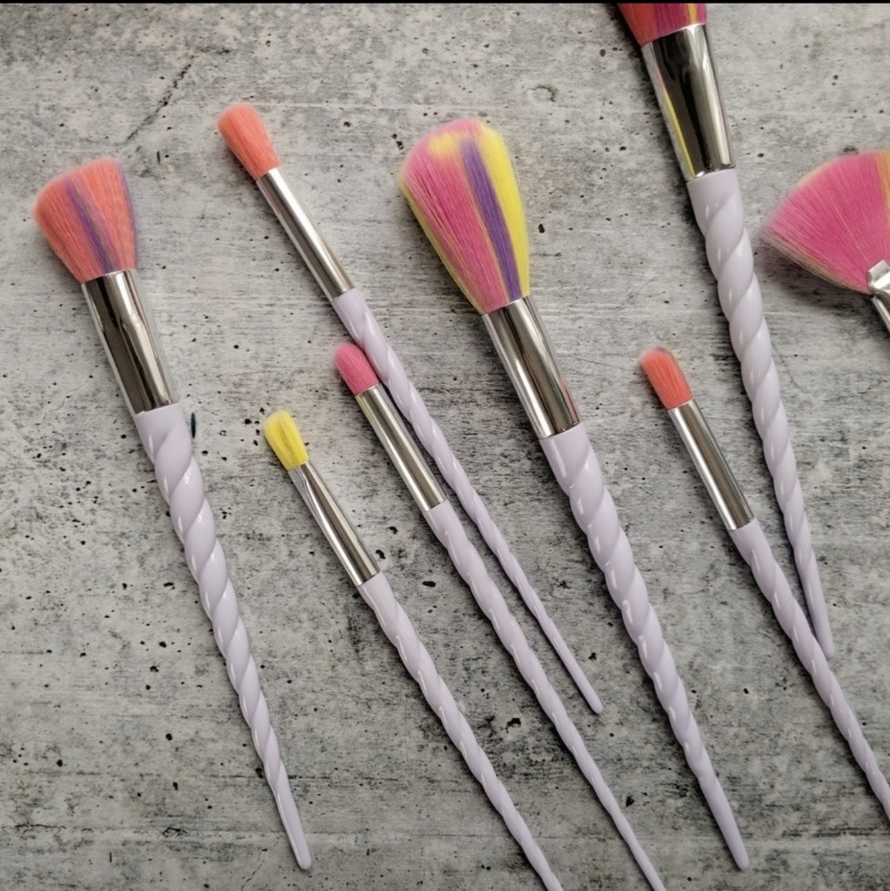 UNICORN RAINBOW Bright makeup brush 10 piece set - Picture 5 of 7